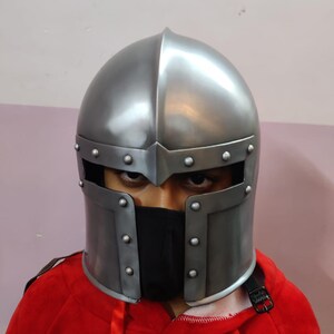 Handgeschmiedeter Barbuta Helm: 15th Century Italienische Ritterrüstung (18G Stahl) Bild 16