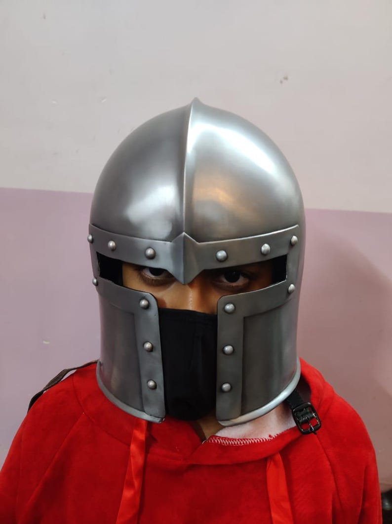 Handgeschmiedeter Barbuta Helm: 15th Century Italienische Ritterrüstung (18G Stahl) Bild 16