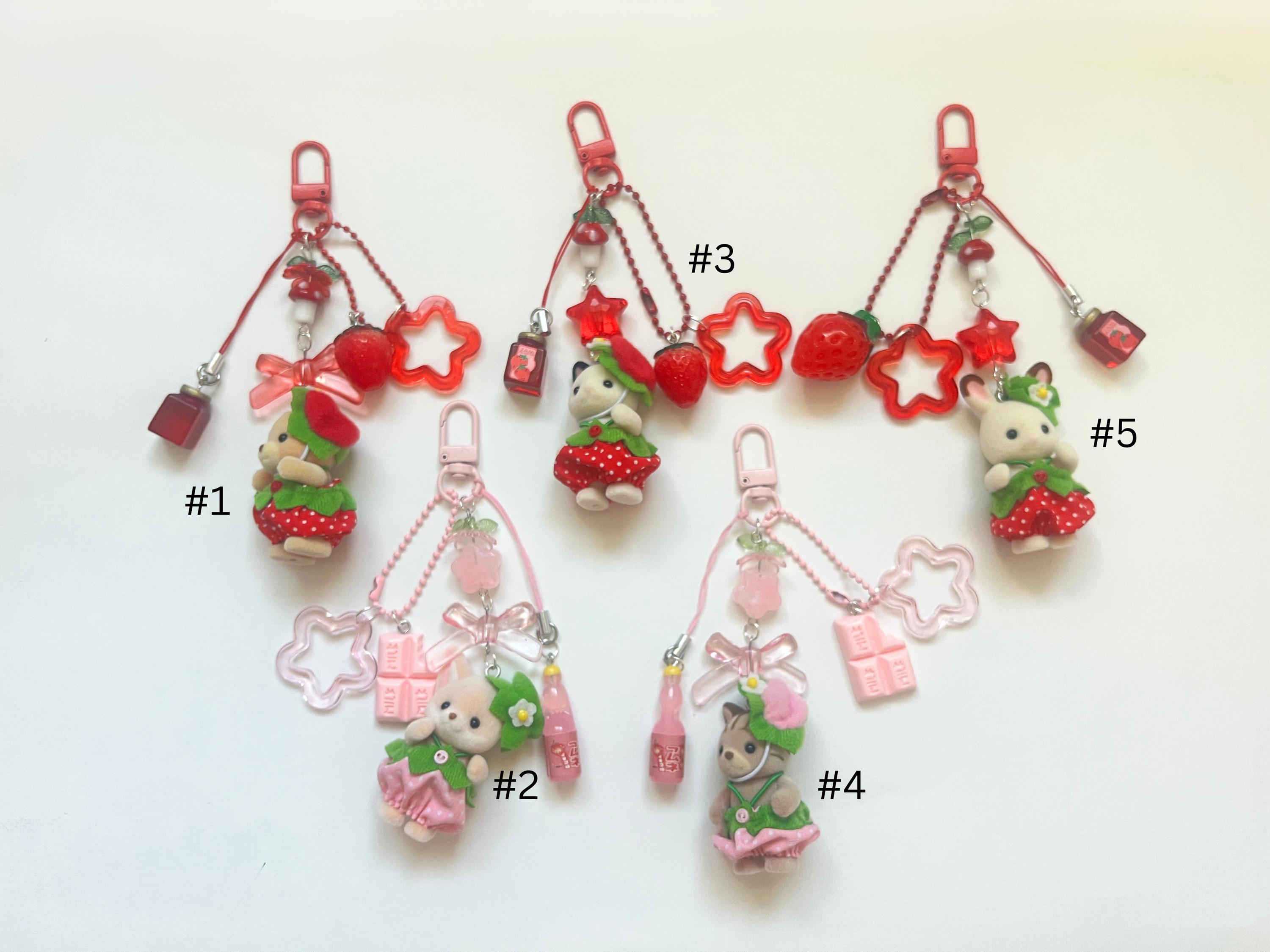 Llavero auténtico de Strawberry Calico Critter
