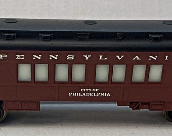 Rivarossi Italy (pullman St. Croix) Passenger Car 11 1/4 Inches