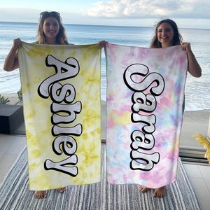 Serviette de plage personnalisée tie-dye avec nom - Cadeau personnalisé de serviette d'été pour elle, serviette de piscine colorée, serviette de vacances pastel doux