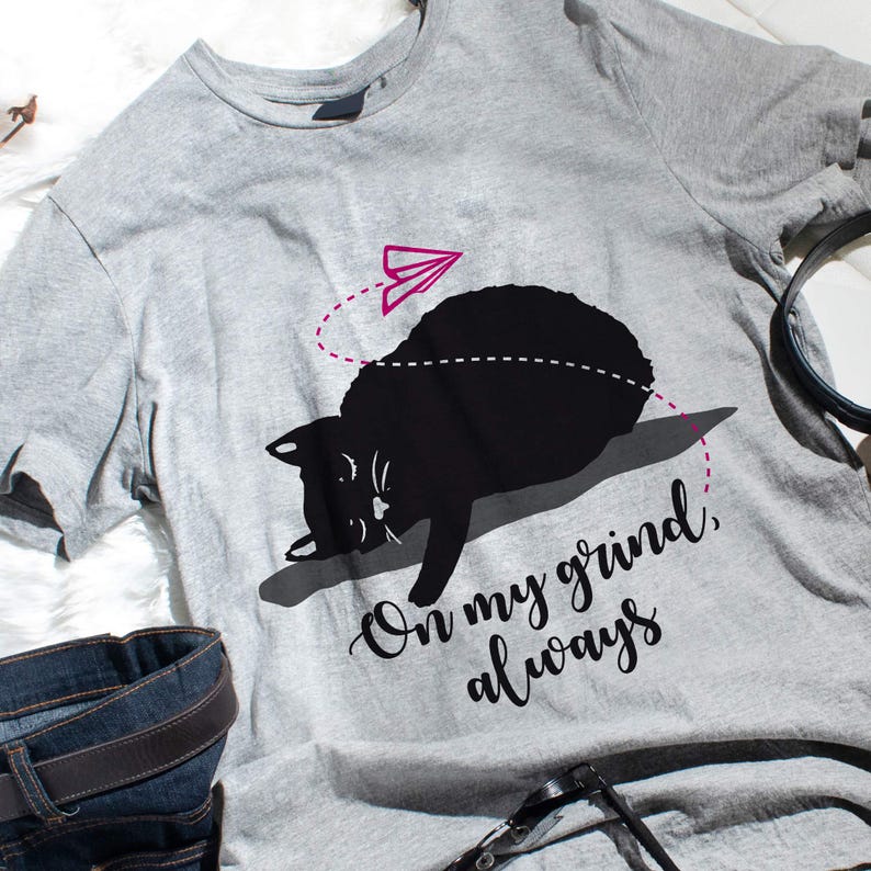 Faules schwarzes Katzen-Grafik-T-Shirt: Gen Z Humor, Selbstfürsorge-T-Shirt Bild 2