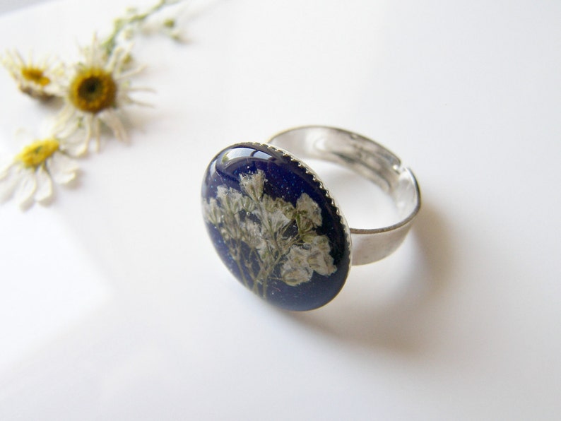 Blue Resin Ring, Pressed Flower Blue Ring, Gift for Women, Botanical Ring, Pressed Flower Jewelry image 3