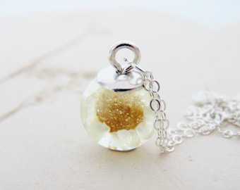 Daisy Necklace, White Daisy, Dainty Necklace, Gift for Her, Bridal Jewelry, Wildflower Necklace, April Birth Flower