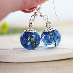 Forget Me Not Flower Earrings – Real Pressed Flower Jewellery – Dainty Botanical Gift – Resin Drop Earrings – Nature Lover Present