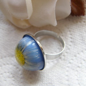 Daisy Ring, Daisy Jewelry, Blue Daisy Ring, Botanical Ring, Bridal Jewelry, Resin Ring, Flower Jewelry, April Birth Flower image 3