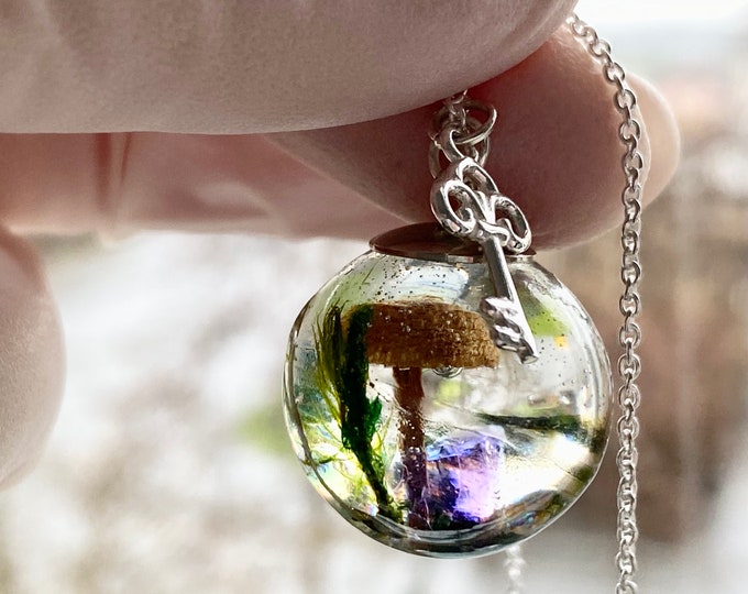 Real Mushroom Necklace, Cottagecore Jewellery, Gift for Nature Lover, Terrarium Necklace, Magical Jewellery, Moss Pendant