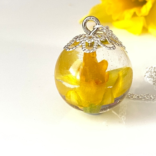 Echte narcis hars ketting, bewaarde bloemen, botanische sieraden, Moederdag cadeau, Welsh bloem, lente sieraden, cadeau voor haar