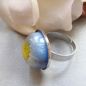 Daisy Ring, Daisy Jewelry, Blue Daisy Ring, Botanical Ring, Bridal Jewelry, Resin Ring, Flower Jewelry, April Birth Flower image 2
