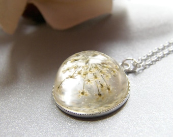 Real Flower Necklace, Queen Anne&#39;s Lace, Botanical Necklace, Snowflake, Eco Friendly, Pressed Flower Resin