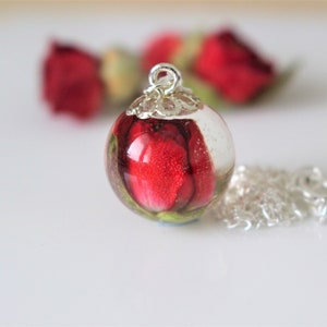 Red Rose Necklace, Real Flower, Rosebud Necklace, Flower Jewellery, Nature Gift, Dried Flowers, June Birth Flower