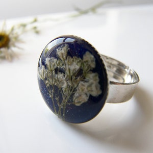 Blue Resin Ring, Pressed Flower Blue Ring, Gift for Women, Botanical Ring, Pressed Flower Jewelry image 2