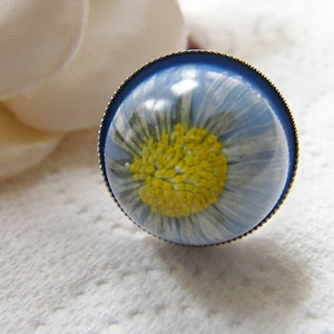Daisy Ring, Daisy Jewelry, Blue Daisy Ring, Botanical Ring, Bridal Jewelry, Resin Ring, Flower Jewelry, April Birth Flower image 1