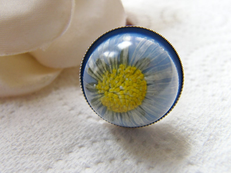 Daisy Ring, Daisy Jewelry, Blue Daisy Ring, Botanical Ring, Bridal Jewelry, Resin Ring, Flower Jewelry, April Birth Flower image 1