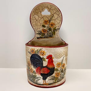 Dekorativer Wandpflanzkasten in Hahnenform im Vintage-Stil – Küchenwandaufbewahrung im Landhausstil – rustikaler Keramik-Wandpflanzkasten