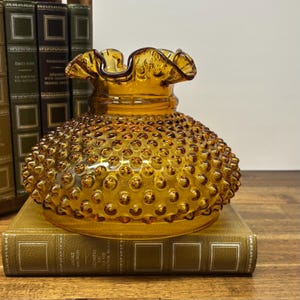 Suspension Vintage Dorée En Verre Ambré, Abat-jour Cloche, Made In France, Le Siècle Des Lumières