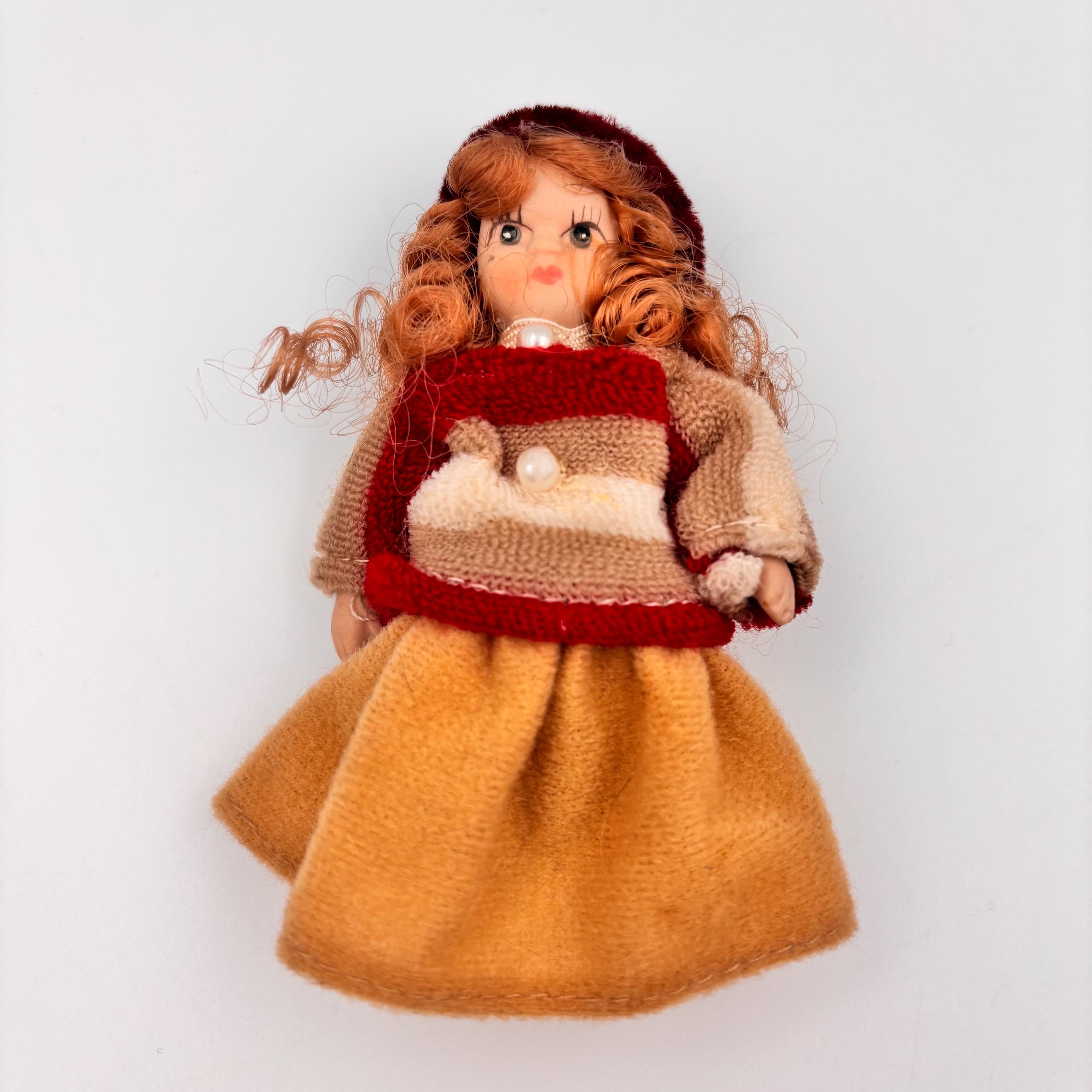 Set of 5 Miniature Articulated Porcelain Dolls, Vintage Dressed