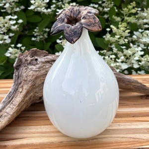 Decorative blown glass vase - Shimmering bronze flower neck