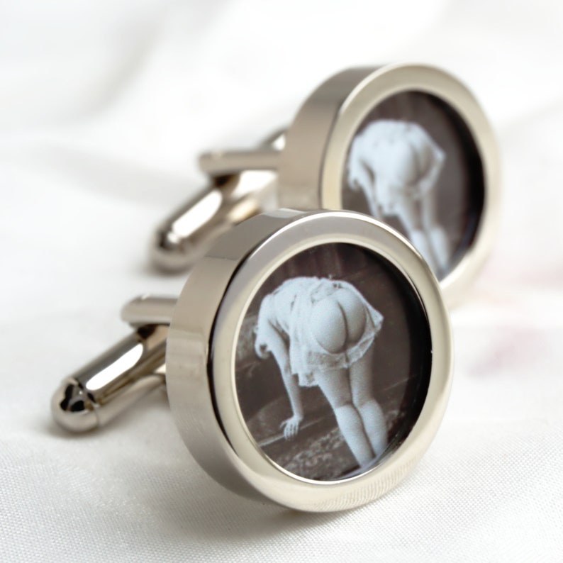 Round cufflinks
