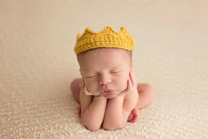 Newborn Crown, Crochet Crown, Baby Crown, Newborn Girl Crown, Newborn Boy Crown, Newborn Photo Prop, Prince, Princess, Pink, Blue image 1