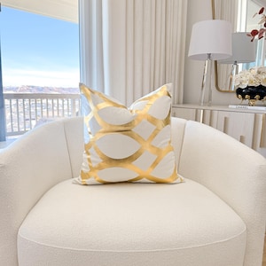 White and Gold Foil Pattern Velvet Throw Pillow Cover, 22&quot; Luxury Throw Pillow Cover