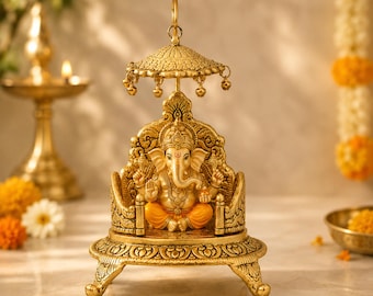 Krishna Singhasan placcato in oro con Chatra, Pooja Chowki ovale, decorazione del tempio indù