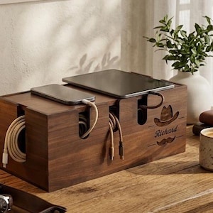 Boîte de gestion de câbles en bois personnalisée pour bureau, boîte de rangement pour câbles, boîte de rangement de câbles avec nom, configuration pour le bureau et la maison, cadeau pour lui
