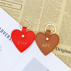Personalised Leather Heart Keyring – Custom Monogram Keychain – Faux Leather Bag Charm – Gift for Her or Bridesmaid