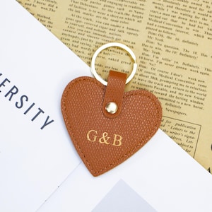Custom Heart Leather Keyring – Monogrammed Initial Keychain – Personalised Bag Charm – Birthday or Bridesmaid Gift