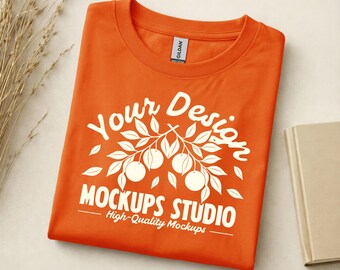 Mockup oranje Gildan 5000 platliggend gevouwen T-shirt | G500-shirtmodel | Oversized overhemd platliggend T-shirt | Canvas, Photoshop