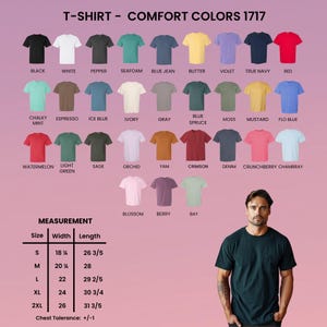 K&ouml;nnte beinhalten: Eine Farbkarte f&uuml;r Comfort Colors 1717 T-Shirts mit zweiunddrei&szlig;ig verschiedenen Farbt&ouml;nen, darunter Schwarz, Wei&szlig;, Pfeffer, Meerschaum, Blue Jean, Butter, Violett, Marineblau, Rot, Minze, Espresso, Eisblau, Elfenbein, Grau, Fichte, Moos und Senf.