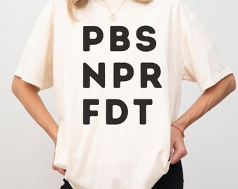 Comfort Colors® Anti-Trumpf-Shirt, Unterstützung für den öffentlichen Fernsehen, T-Shirt wider Tyrannei, NPR PBS Politisches Grafik-Hemd