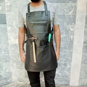 Handmade Leather Woodworking Apron – With Pockets – Durable Workshop Gear for Craftsmen– For Chef, BBQ, Butcher, Barber, Blacksmith