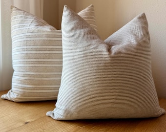 Kissenhüllen im 2er Set Beige-Grau gestreift – 40x40 und 50x50 cm aus Baumwollmix | Sevilla & Málaga