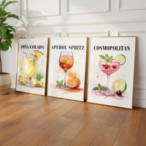 Cocktail Prints Set van 3, Aquarel Bar Muurkunst, Pina Colada Aperol Spritz Cosmopolitan, Keuken Bar Decor Printbaar