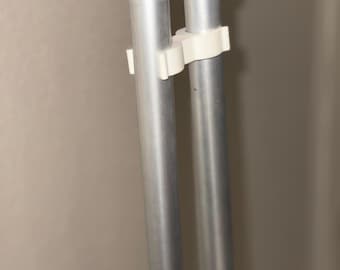 Krückenhalter 20mm Verbindungsstück für Gehhilfen, Stabiler PETG-Clip, Krücken verbinden & sicher abstellen