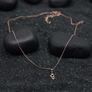 Collier pendentif Je t&#39;aime | Plaqué or rose | Charm coeur romantique | Pendentif Love élégant pour femme | Cadeau pour petite amie