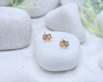 Pendientes de lazo de moissanita: plata de ley bañada en oro amarillo