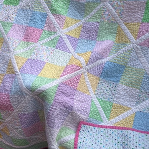 Handgefertigte Quilt-Gitter-Design Perfekt für Rückseite Couch Quilt oder Baby’s Zimmer 200x160 cm Ideal für Kuschel-weiche Farben für Junge oder Mädchen