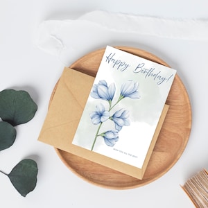 Cartão de aniversário para impressão com flores azuis I Formato A6 I Cartão de felicitações dobrável I Design Canva I Arquivo digital I Download instantâneo