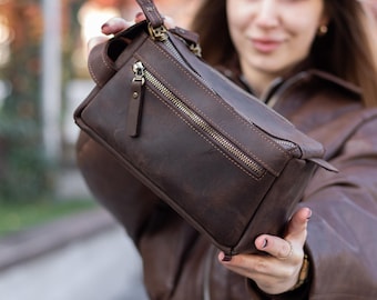 Zipper makeup bag, mens toiletry bag, leather dopp kit, custom shaving bag
