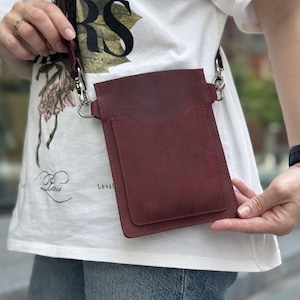 Handmade leather phone bag, travel phone carrier, mini crossbody purse, small crossbody bag, gift for travelers, gift for women