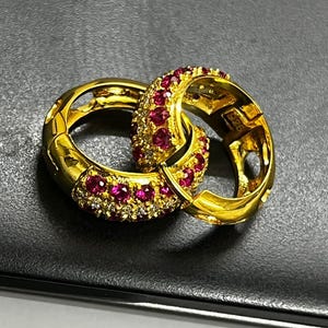 Orecchini a cerchio da sposa con rubino rosa/zirconi, placcati in oro giallo 14 carati, orecchini da donna, orecchini a cerchio con rubino, gioielli fatti a mano