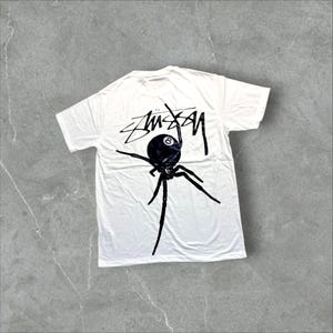 Stussy Big Spider + sac en polyéthylène et carte d'étiquette gratuits