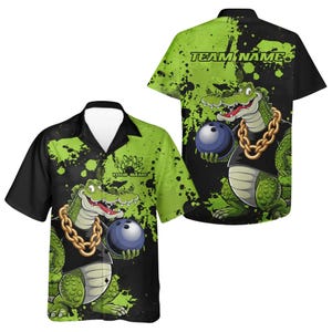 Camiseta de bolos de cocodrilo personalizada, con botones verdes y negros salpicados, nombre personalizado y nombre del equipo, regalo unisex divertido de la liga de cocodrilos.