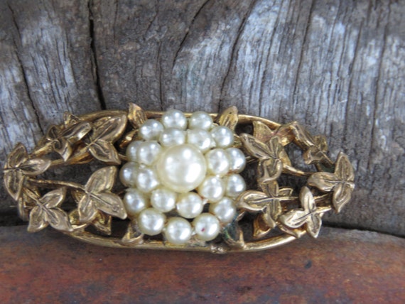 Vintage Faux Pearl Brooch, Costume Jewelry, Flowe… - image 4