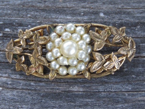 Vintage Faux Pearl Brooch, Costume Jewelry, Flowe… - image 1