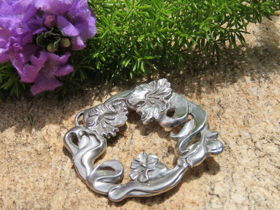 Pewter Lilly Flower Brooch, Floral Circle Pin, Hi… - image 3