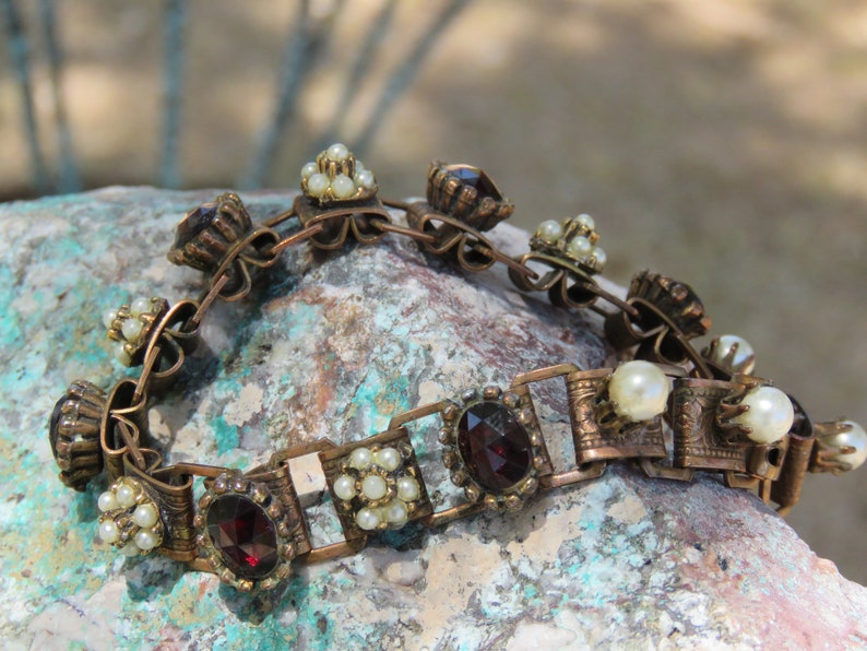 Vintage Copper Vintage Costume Jewelry Mother/'s Day Gift Copper Chain /& Link Bracelet with Garnets and Faux Pearls Southwestern Wear