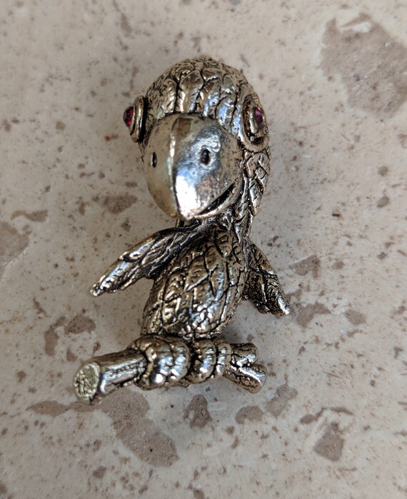Brass Parrot Pin, Vintage Baby Bird Brooch, Tropi… - image 9